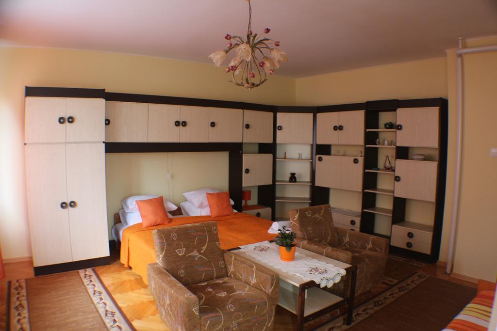 Altan Apartments Heviz Ngoại thất bức ảnh